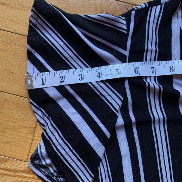 French Twist Black & White Striped Button Front Tie Blouse (M) - Picture 8 of 8